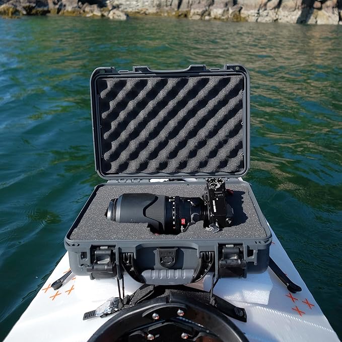 NANUK 910 Hard Case with Customizable Cubed Foam, IP67 Waterproof, Dustproof and Impact Resistant, 14.3” x 11.1” x 4.7”, Rugged Construction for Ultimate Protection, Made in Canada – Black