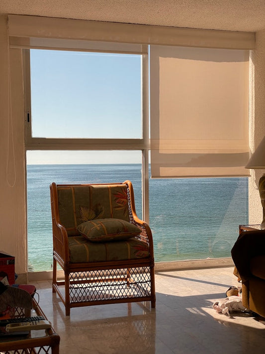 How Motorized Roller Shades Improve Convenience