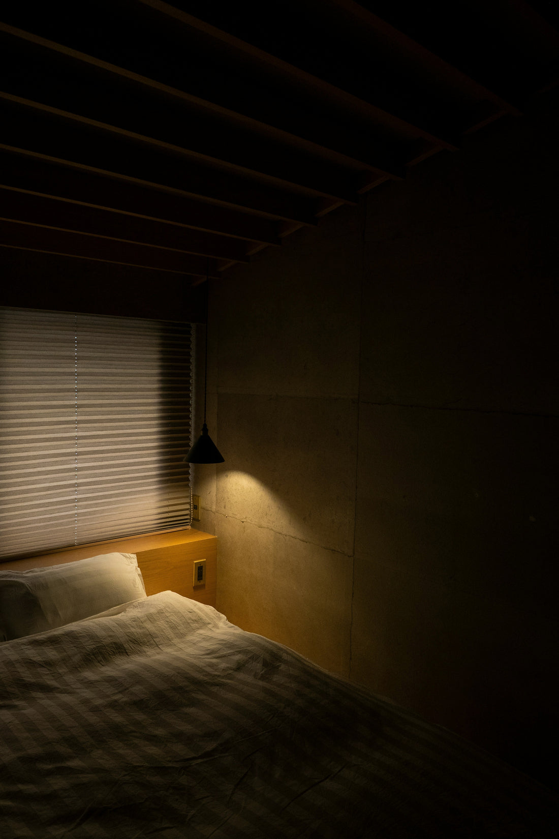 Creating a Cozy Reading Corner with Projection Lighting