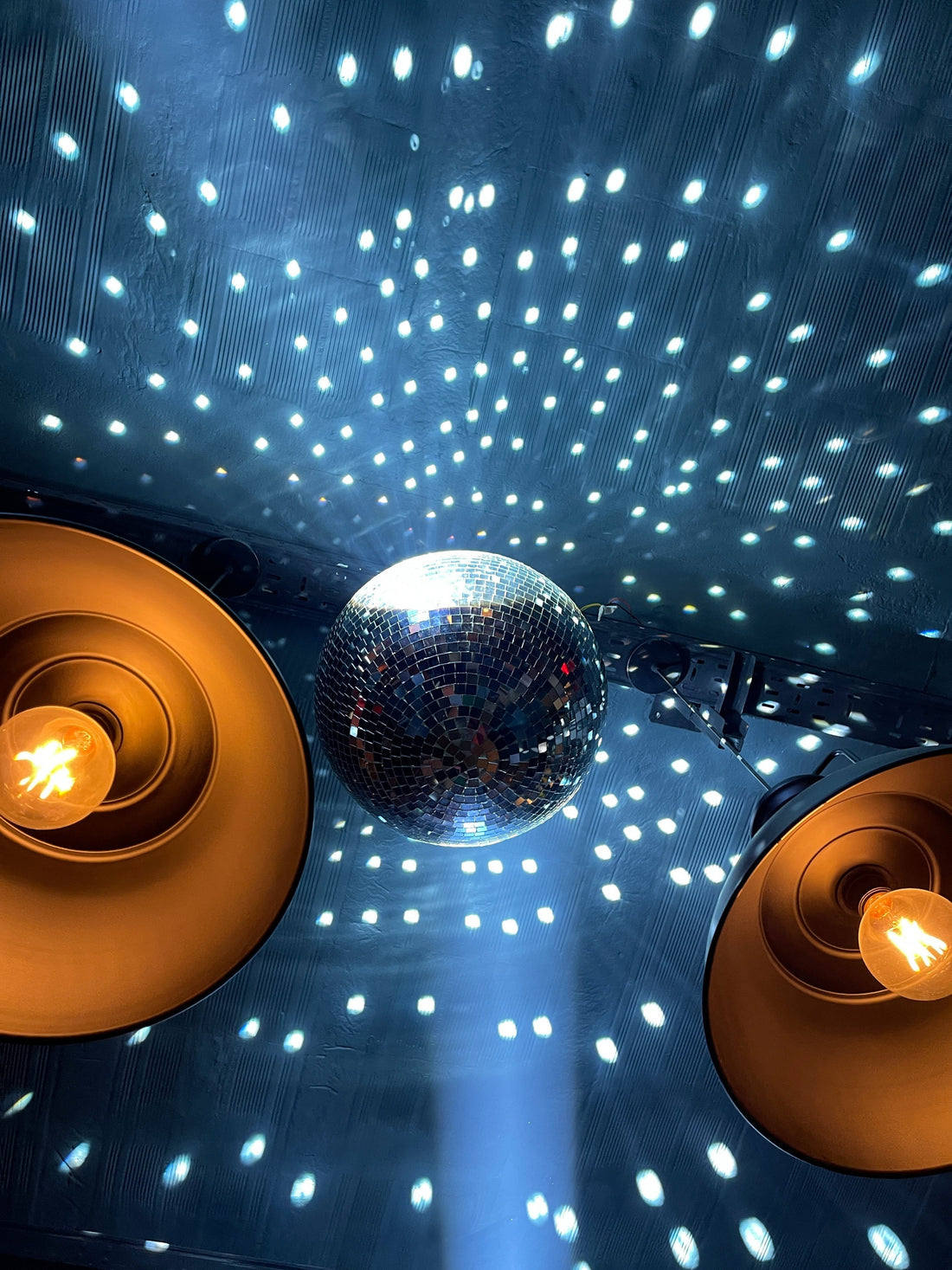 Bedroom Lighting Ideas Using Galaxy Projectors