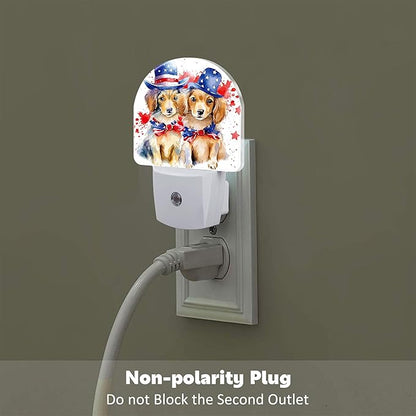 sndheke USA Flag Dog Couple Night Light Plug into Wall, American Patriotic Cute Dogs Dusk to Dawn Night Light Plug in,0.5w Energy Saving Sleep Friendly NightLight for Kids Boys Girls Home Decor